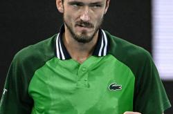 开云体育官网-法国网球队血洗日本网球队，梅德韦杰夫高光表现