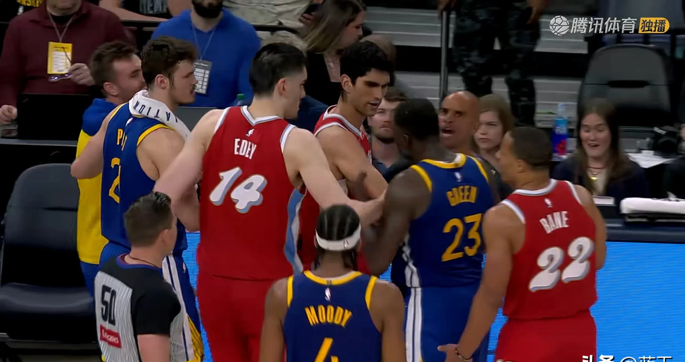 巴西男篮翻盘灰熊，詹姆斯关键制胜