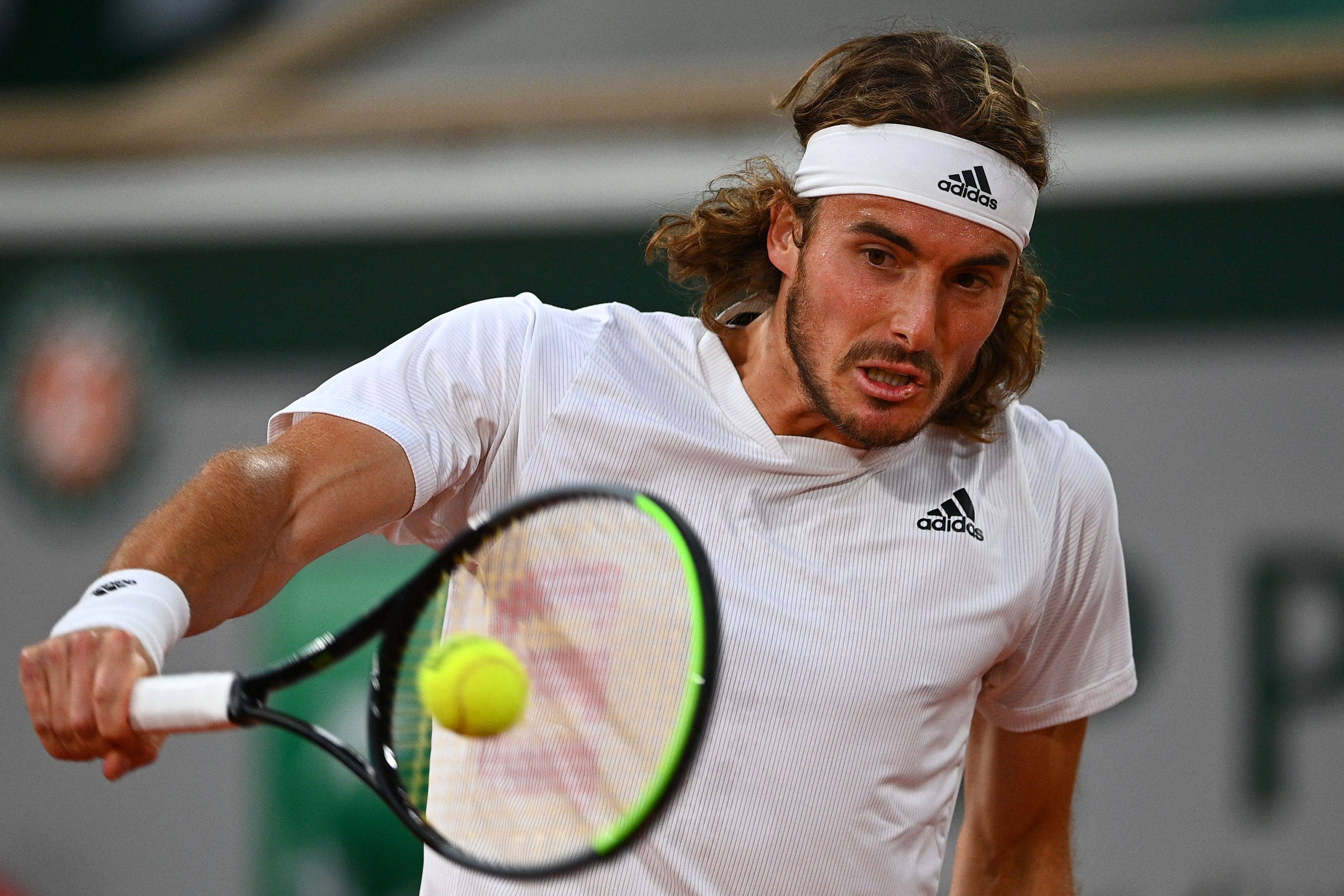 意大利网球队强势西班牙网球队，西西帕斯绝境逆转