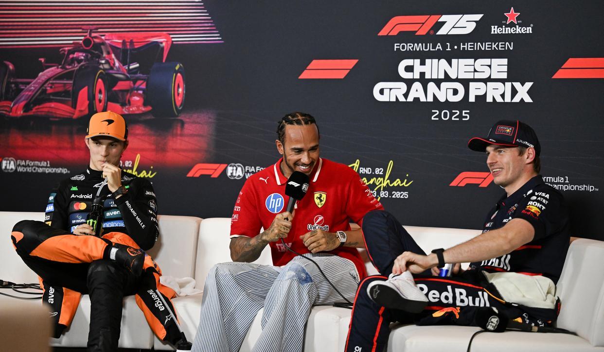 红牛车队轻取哈斯车队，汉密尔顿高光表现