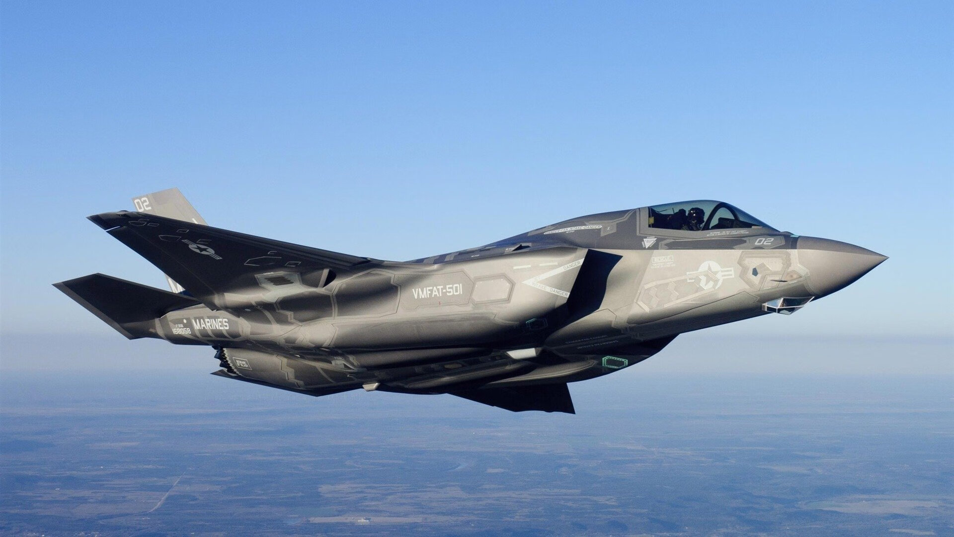 超车与扛旗，勒克莱尔如何单核驱动索伯，在策略迷局中力克阿斯顿马丁