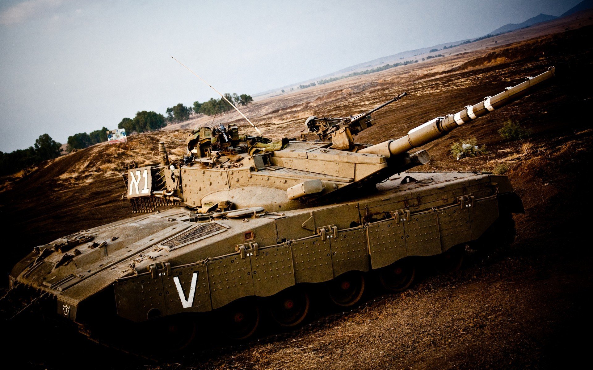 铁壁与薪火,当团队洪流淹没孤胆英雄